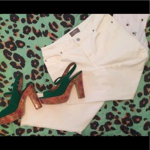 Chico’s so slimming white denim Capri